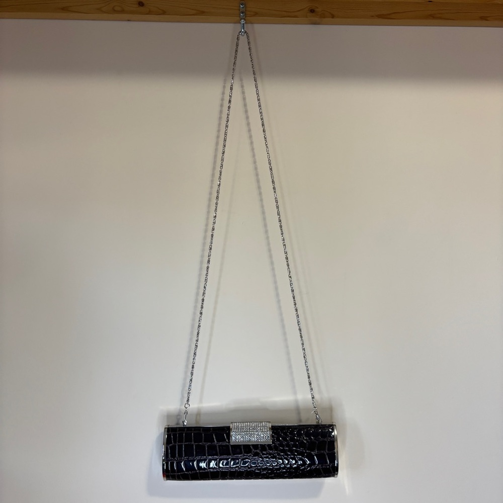 Parfois Chic Black Faux Leather Crocodile-Embossed Party Clutch Silver Chain